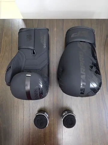 Boxing gloves for sale (16 oz)
