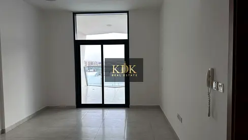 Spacious Unit | Prime Location | Ready To Move
