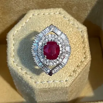 18K Yellow Gold Ring – 5.20ct Baguette Diamond  2.50ct Natural Ruby – Certified
