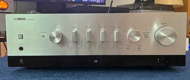 Yamaha RN800A Amplifier