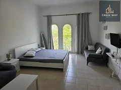 Spacious studio Next to Metro Station