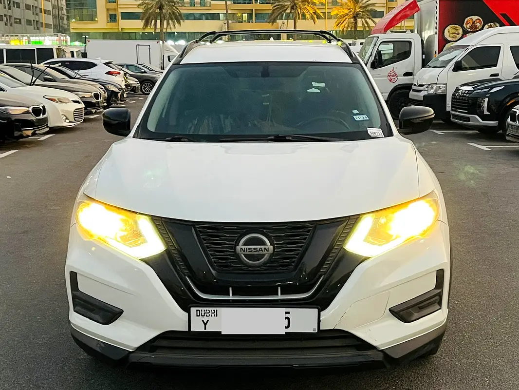 Nissan Rogue 2018 — photo 1 of 6