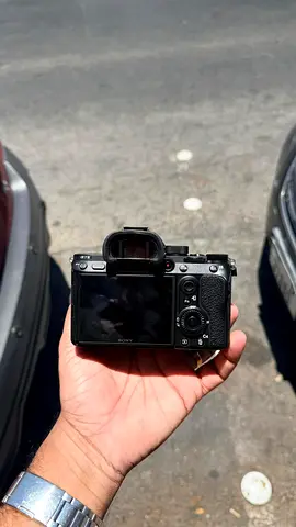 Sony a7iii with 28-70 kit lens Neat and clean. Low shutter count