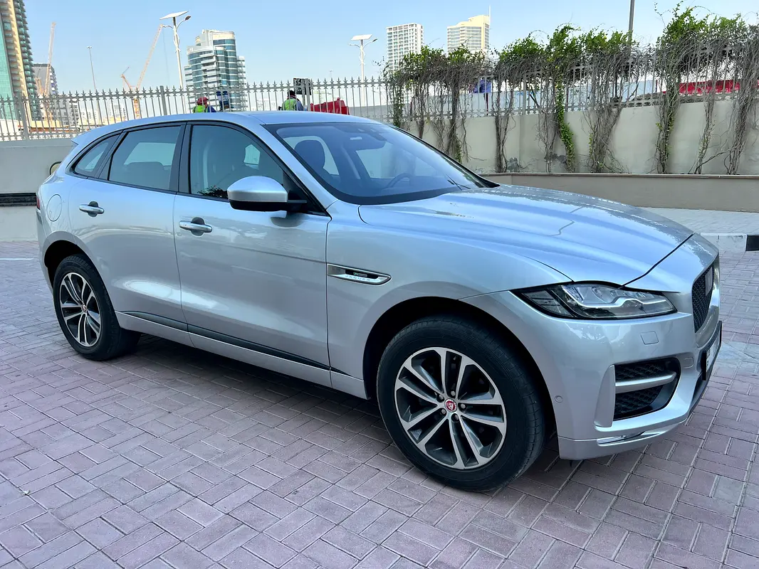 Jaguar F-Pace 2019 — photo 1 of 10