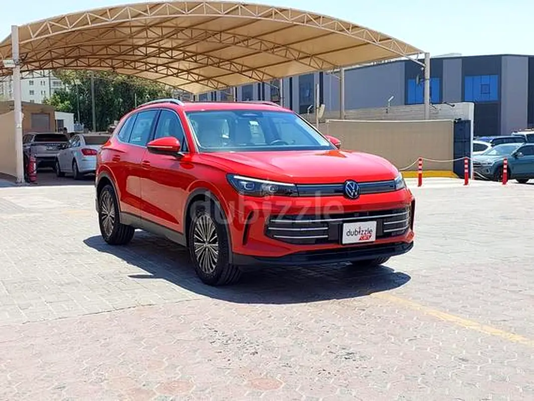 Volkswagen Tiguan 2024 — photo 1 of 20