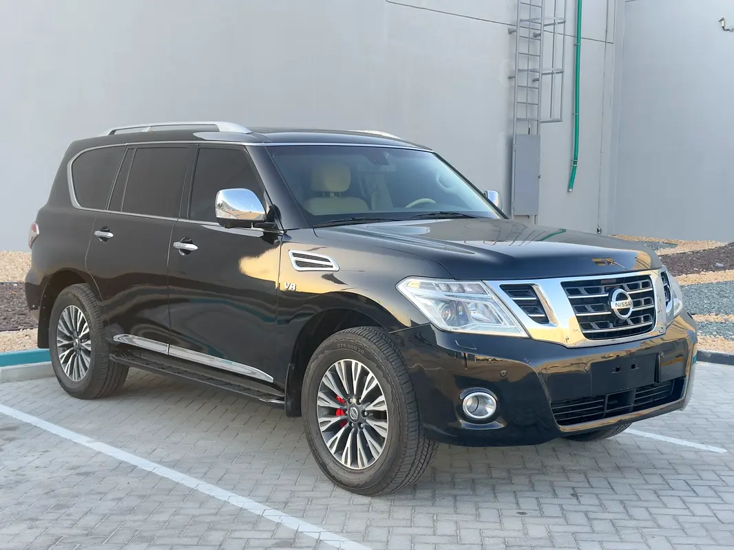 Nissan Patrol 2015 — photo 1 of 19