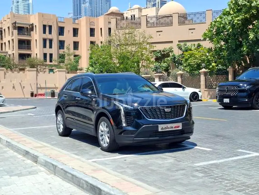 Cadillac XT4 2023 — photo 1 of 18