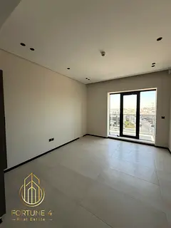 Modern 1BR | Downtown View | Balcony Access