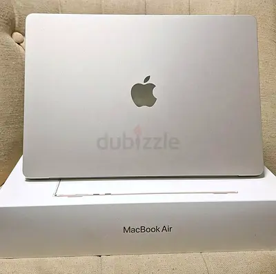 Apple MacBook Air 15.3 (2026, M5 Chip, 16GB RAM, 512GB SSD) – Starlight with Box and og Adapter  C
