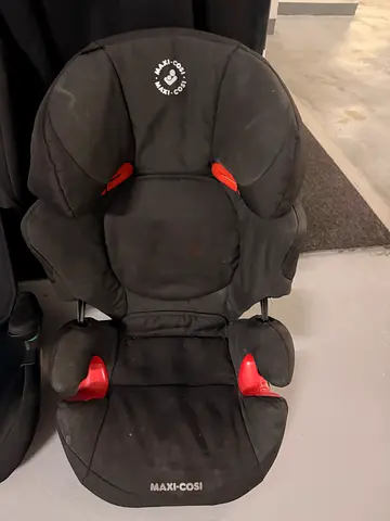 Maxi-Cosi child car seat (booster/convertible) - good used condition
