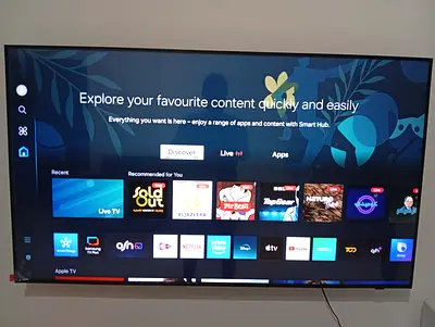 Samsung 55 Smart LED TV - Wall-mounted, Good Working Condition