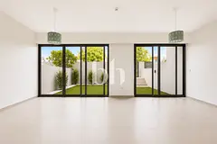 Close to Pool | Vacant | Single Row | White Goods