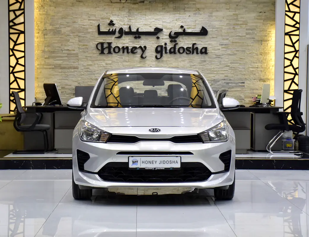 Kia Rio 2021 — photo 1 of 17