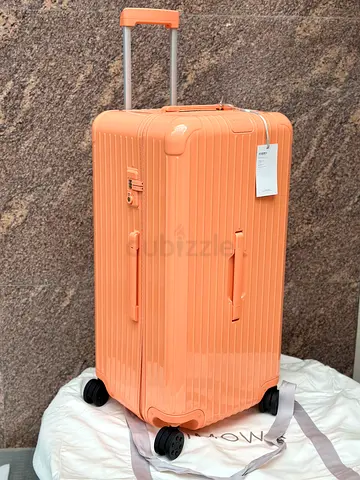 Rimowa Essential Trunk suitcase