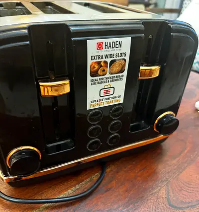 Haden 4-Slice Extra Wide Slot Toaster - Black  Gold, Good Condition