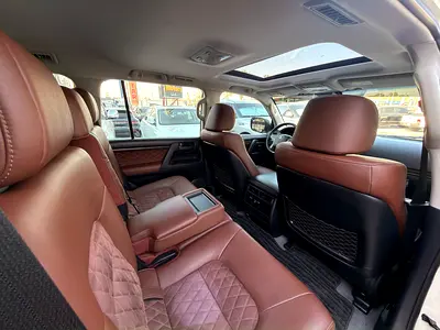 2019 Toyota LAND CRUISER 照片 10