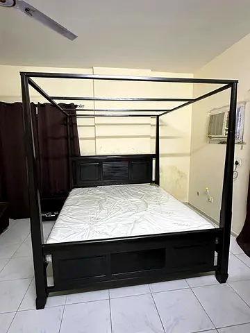 King Bed for sale with new mettres