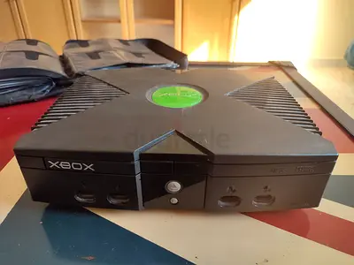Original Microsoft Xbox Console  10 games, 1 controller
