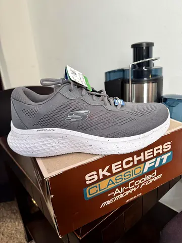 Sketchers shoes for men 44 size