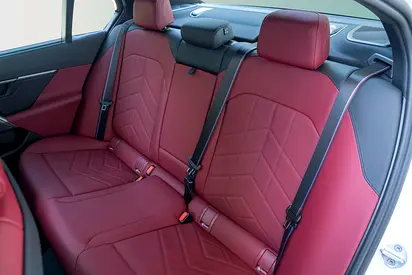 صورة مصغرة 8 لـ 2025 BMW 5-SERIES