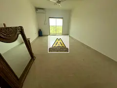 The apartment features a large hallway/distribution area for better privacy and organization, along