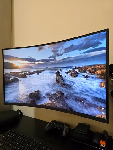 27inch LG Gaming Monitor Curved QHD27 inch Ultragear QHD, 1000R, 180Hz