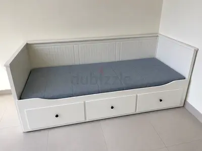 Ikea hemnes day bed with drawers and mattress