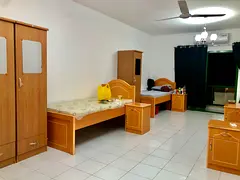 EXICUTIVE GENTS BEDSPACE Available For Indian At KARAMA Near METRO