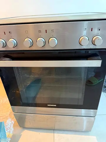 Siemens electric stove/oven - excellent like new condition