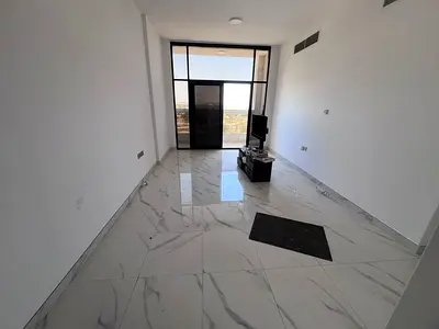 1 Bedroom and Spacious Living Room Master Bedroom with En-Suite Bathroom 2 Bathrooms Large Living S