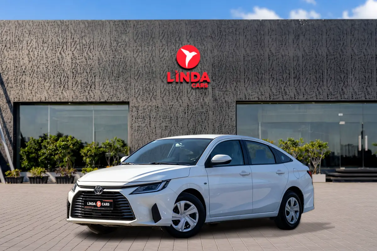 Toyota Yaris 2023 — photo 1 of 20