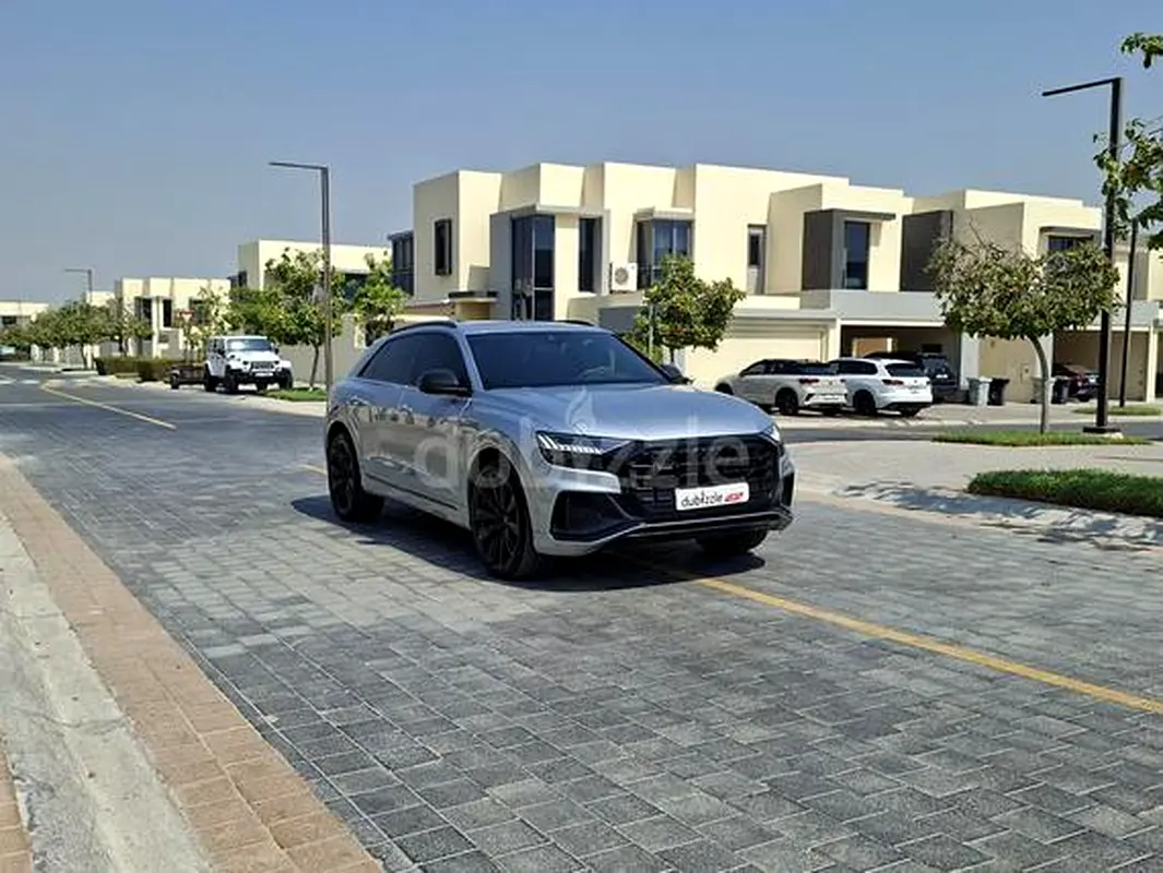 Audi Q8 2023 — photo 1 of 12