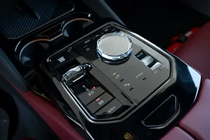 صورة مصغرة 15 لـ 2025 BMW 5-SERIES
