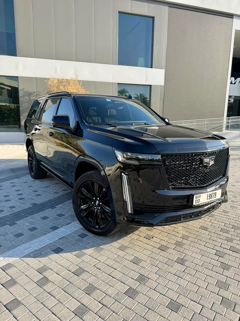Cadillac Escalade 2022 — photo 1 of 17