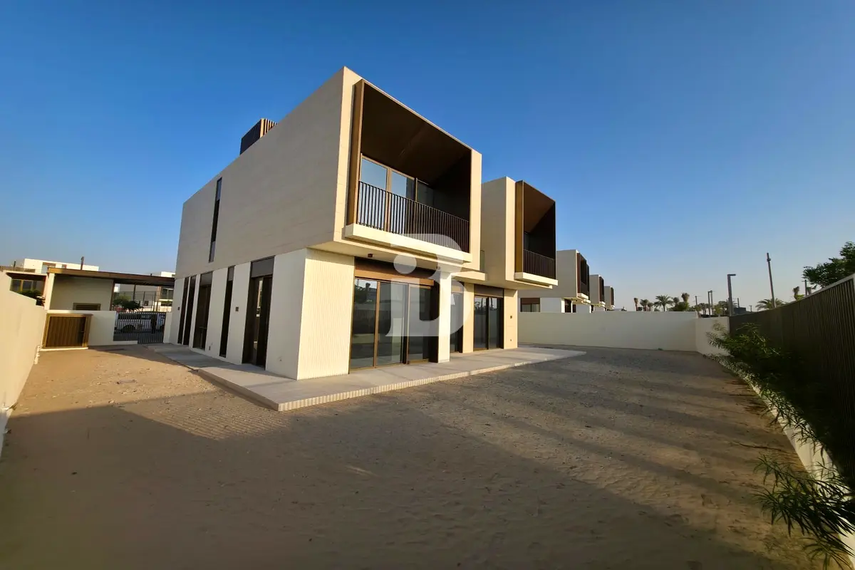 5BR + Maid’s Villa | Prime Location | Vacant