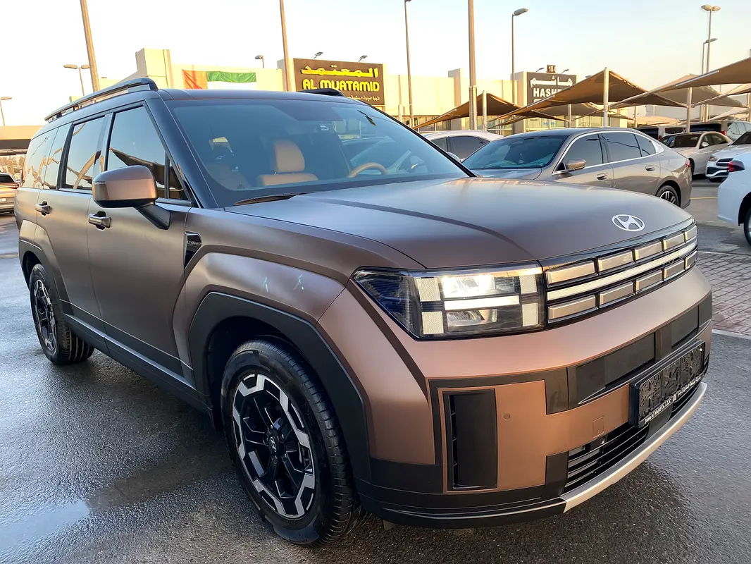 Hyundai Santa Fe 2025 — photo 1 of 20