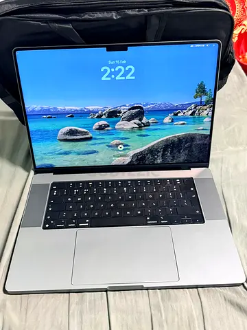 Apple (Renewed) 2021 MacBook Pro (16-inch, Apple M1 chip with 10‑core CPU and 32‑core GPU, 16GB
