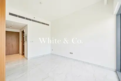 Unfurnished | Modern | 4 Cheque's Option