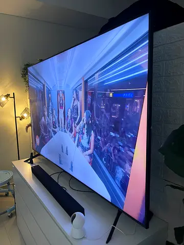 Samsung AU7000 75” Crystal UHD