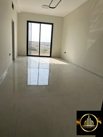 للايجار السنوي غرفه وصاله اول ساكن بالعالية عجمان