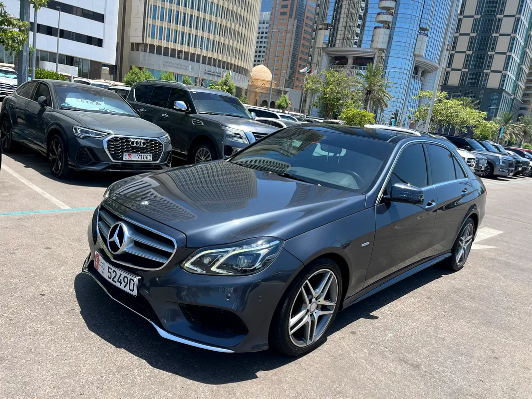 Mercedes-Benz E-Class 2016 — photo 1 of 17