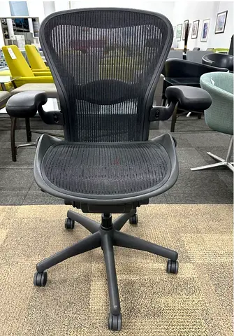 For sale Herman Miller Aeron size B fully loaded