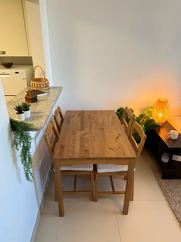 IKEA HÄGERNÄS Dining Table with 4 Chairs – including 4 chair cushions