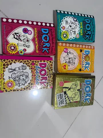 Set of 5 Dork Diaries Books by Rachel Renée Russell - Kids/Young Teens
