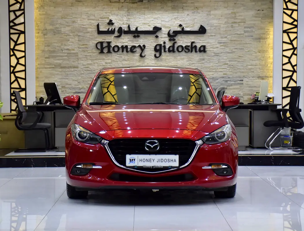 Mazda 3 2017 — photo 1 of 20