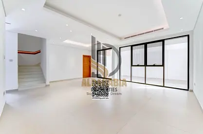 🏡 فيلا فاخرة للإيجار – 3 غرف نوم + غرفة خادمة في مشروع شموس فلل، الشارقة استمتع بأسلوب حياة راقٍ داخل أحد أرقى المجمعات السكنية المغلقة في الشارقة. ف