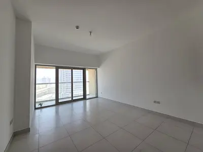 Mid Floor / City View / Vacant now