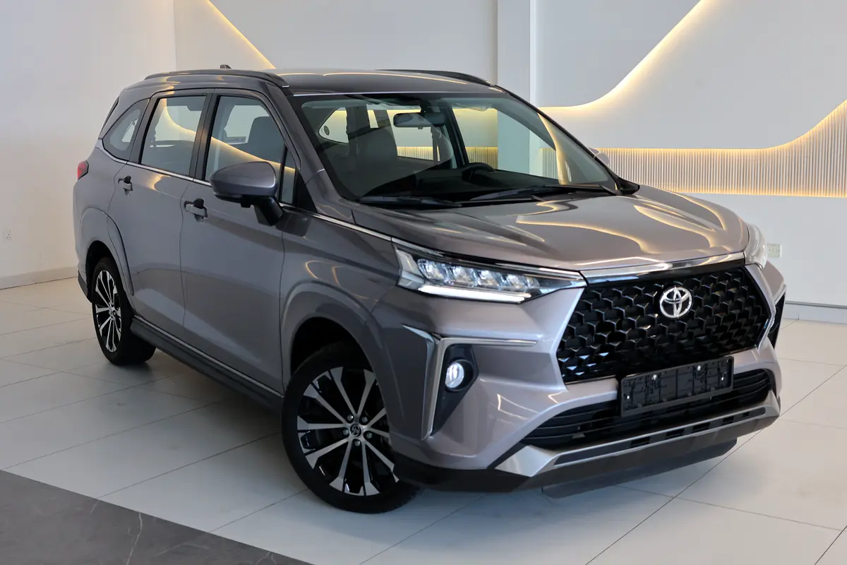 Toyota Veloz 2025 — photo 1 of 17