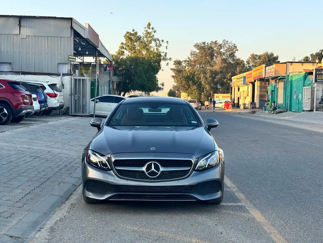 Mercedes-Benz E-Class 2018 — photo 1 of 19