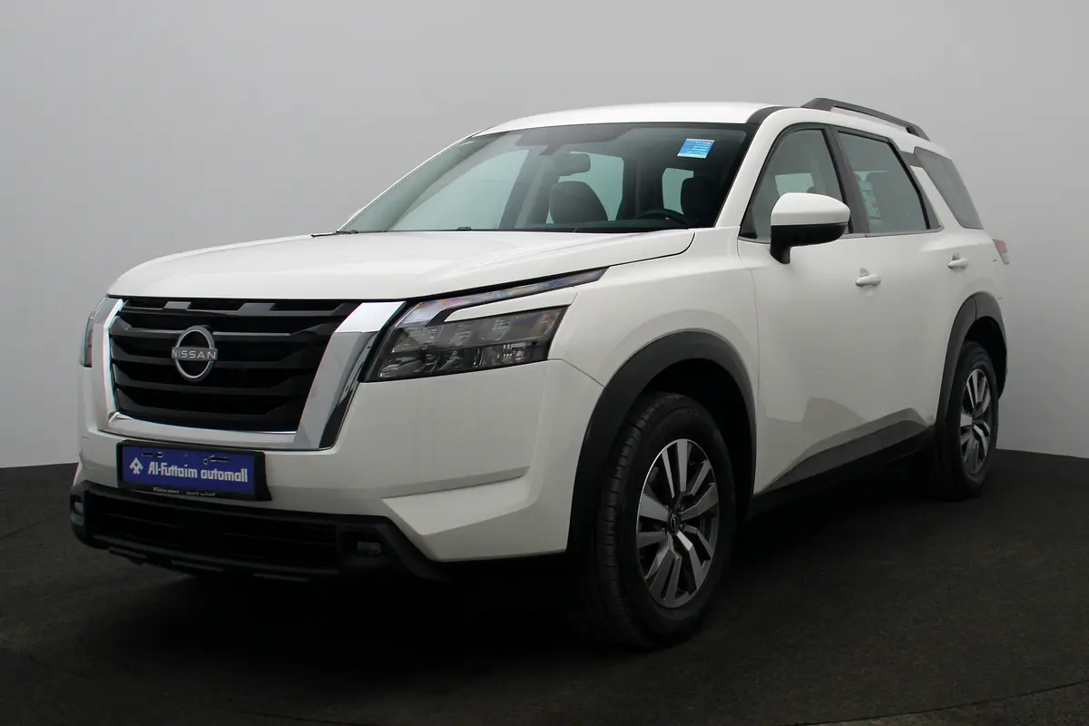 Nissan Pathfinder 2025 — photo 1 of 20